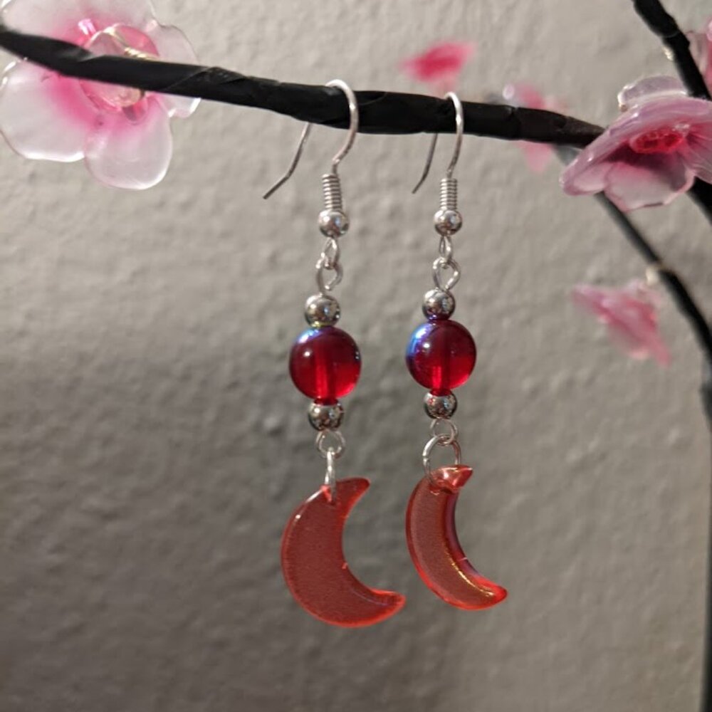 ❤️ Red Pearlescent Crescent Moon earrings
